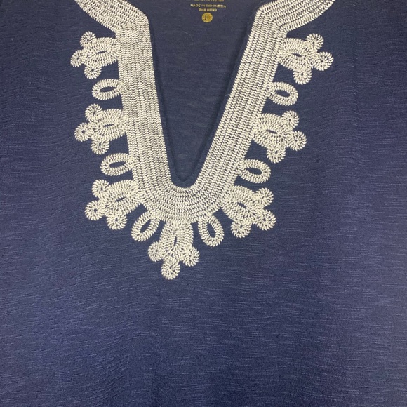 Lily Pulitzer Dress Tshirt material. Vneck - Picture 3 of 7